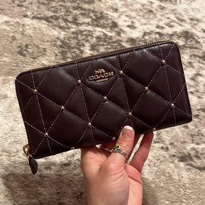 Rare Coach Accordion Wallet Plum Gold Quilted Design And Golden Beaded Gems
